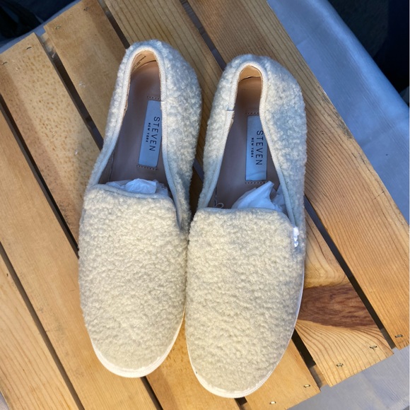 Steven New York Sherpa Sneakers, size 7 - Picture 3 of 7